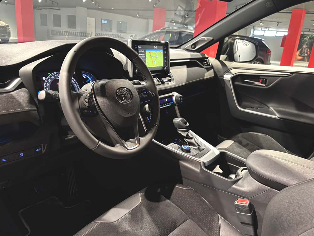 Toyota RAV 4 - 2.5 Hybrid 4x4 Black Edition