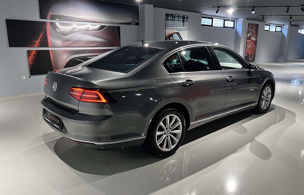 Volkswagen Passat - 2.0 TDI - High Line