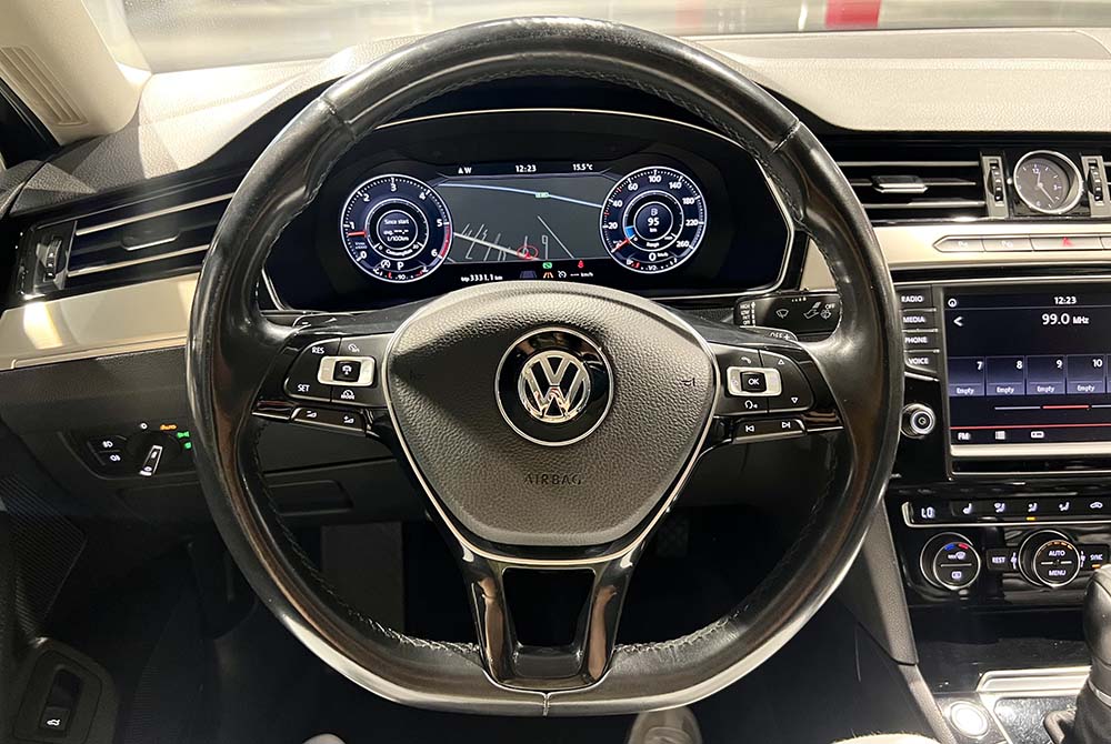 Volkswagen Passat - 2.0 TDI - High Line