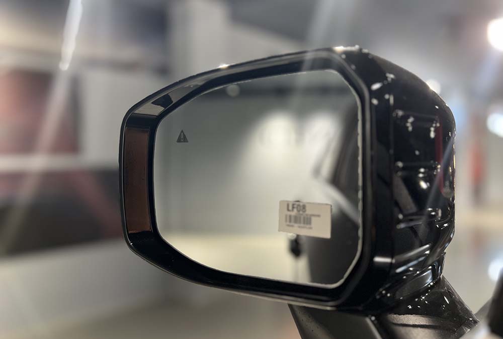 KGM Actyon Black Space