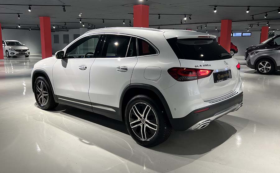 Mercedes-Benz GLA - 200d 150 KF
