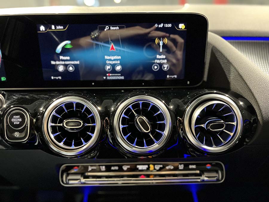 Mercedes-Benz GLA - 200d 150 KF