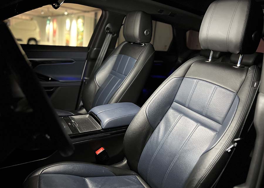 Land Rover Evoque R-Dynamic SE