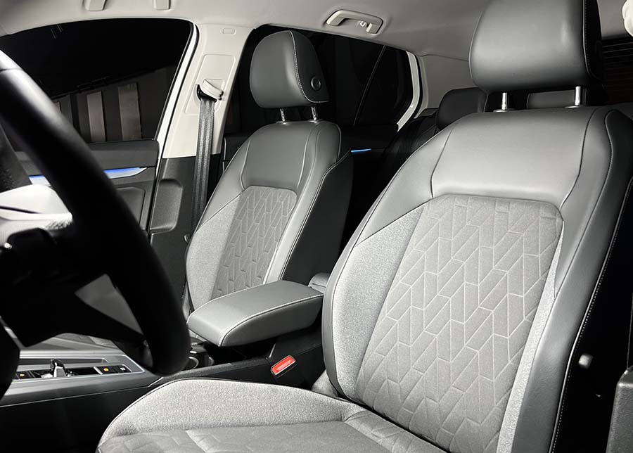 Volkswagen Golf 8 - 2.0 TDI SCR DSG Goal