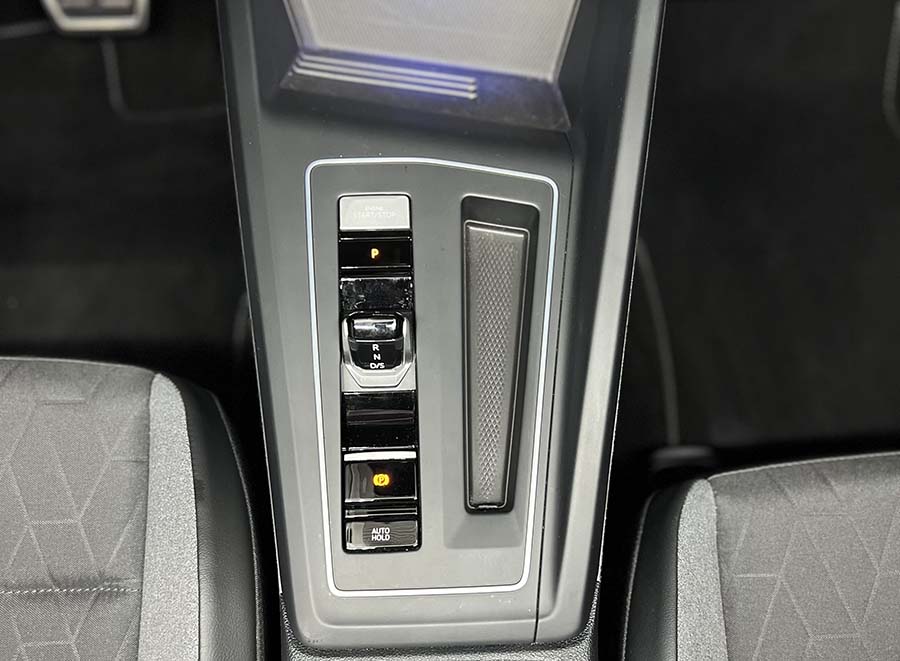 Volkswagen Golf 8 - 2.0 TDI SCR DSG Goal