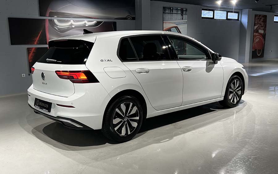 Volkswagen Golf 8 - 2.0 TDI SCR DSG Goal