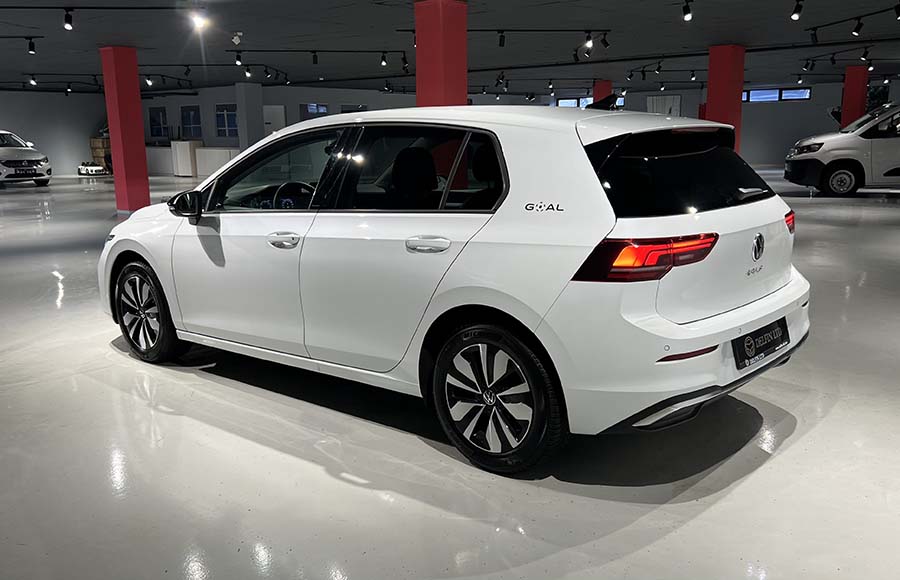 Volkswagen Golf 8 - 2.0 TDI SCR DSG Goal