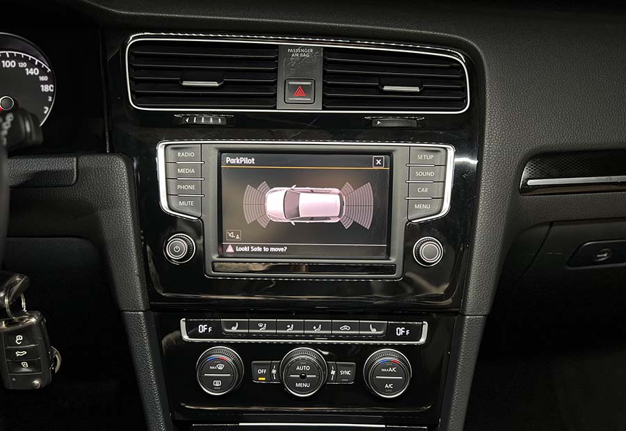 Volkswagen Golf 7 - 2.0 TDI DSG Highline