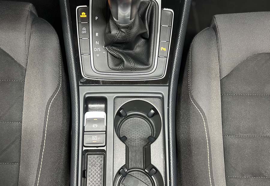 Volkswagen Golf 7 - 2.0 TDI DSG Highline