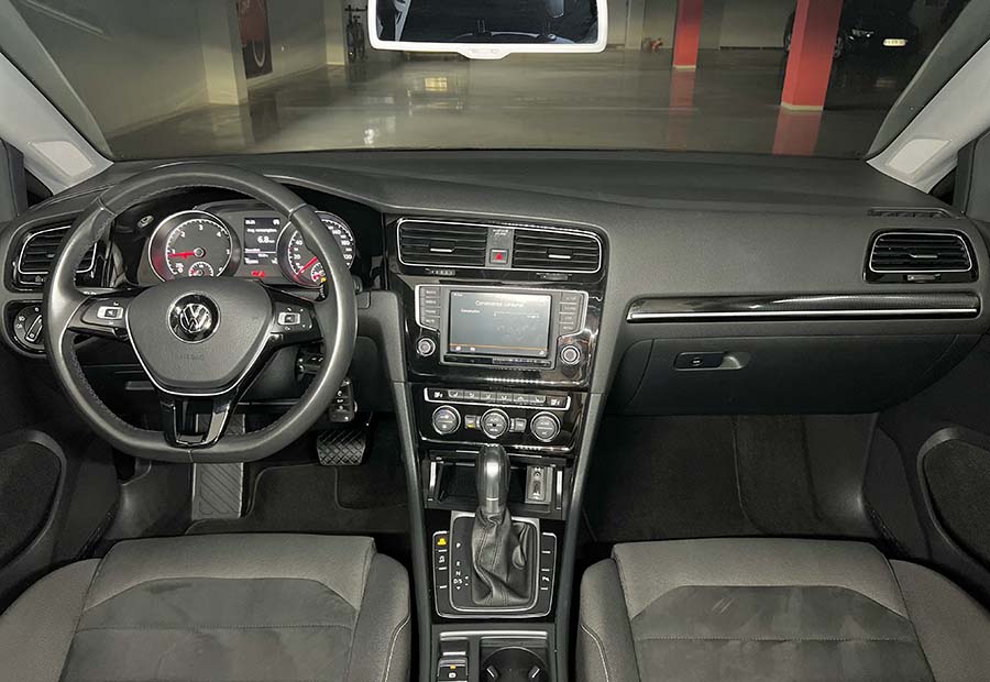 Volkswagen Golf 7 - 2.0 TDI DSG Highline