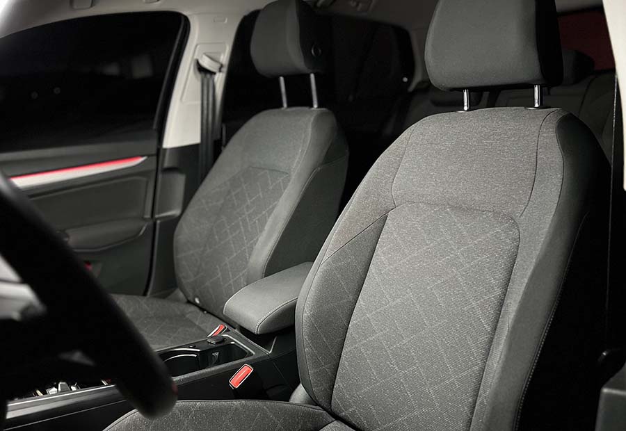 Volkswagen Golf 8 - 2.0 TDI SCR DSG Life