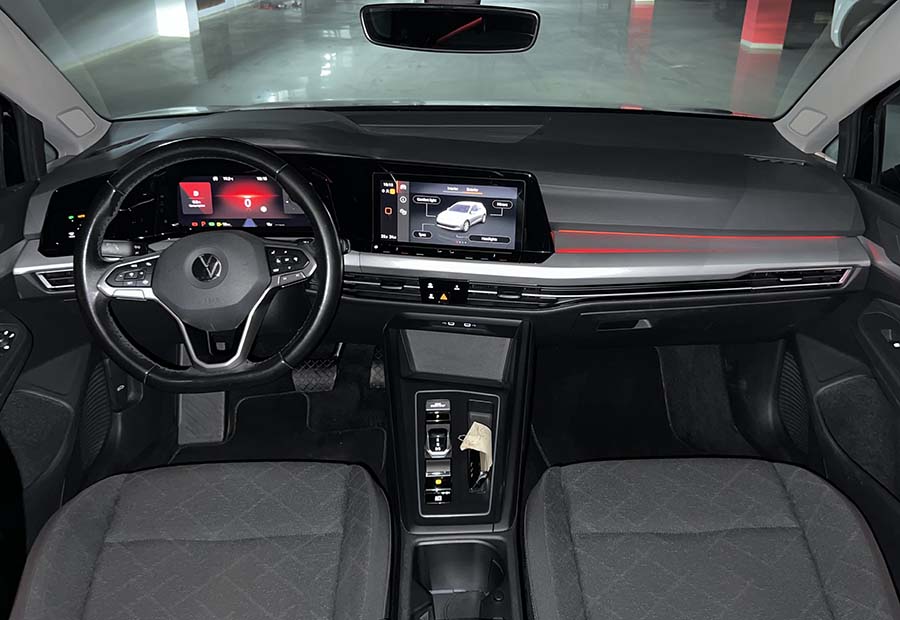 Volkswagen Golf 8 - 2.0 TDI SCR DSG Life