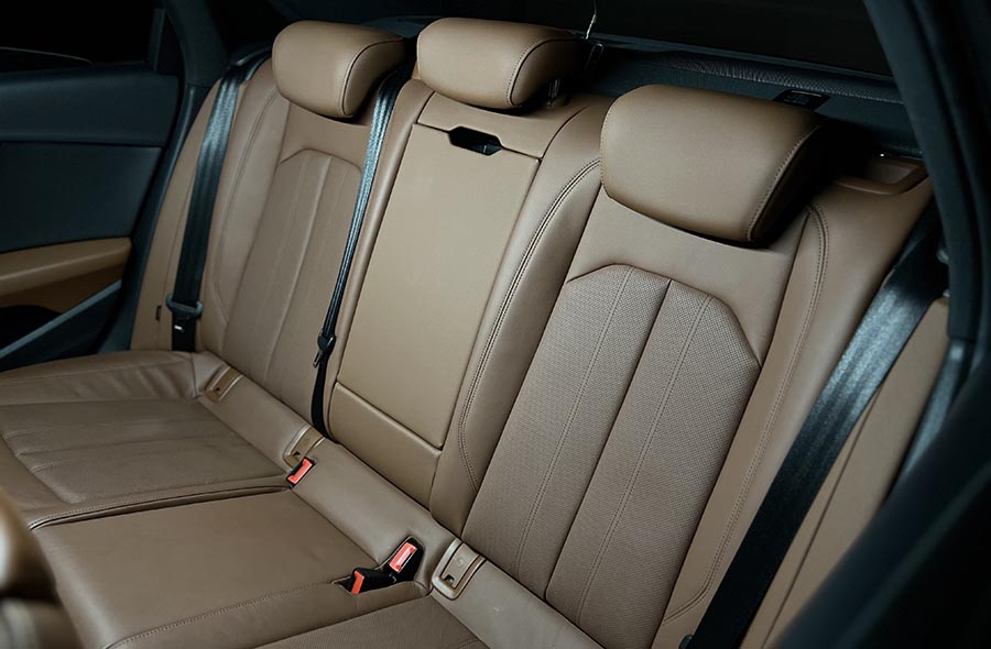 Audi A4 TDI S-tronic S-line