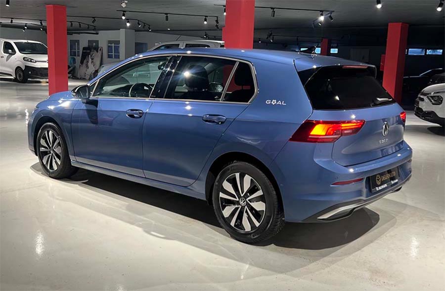 Volkswagen Golf 8 - 2.0 TDI SCR DSG Goal
