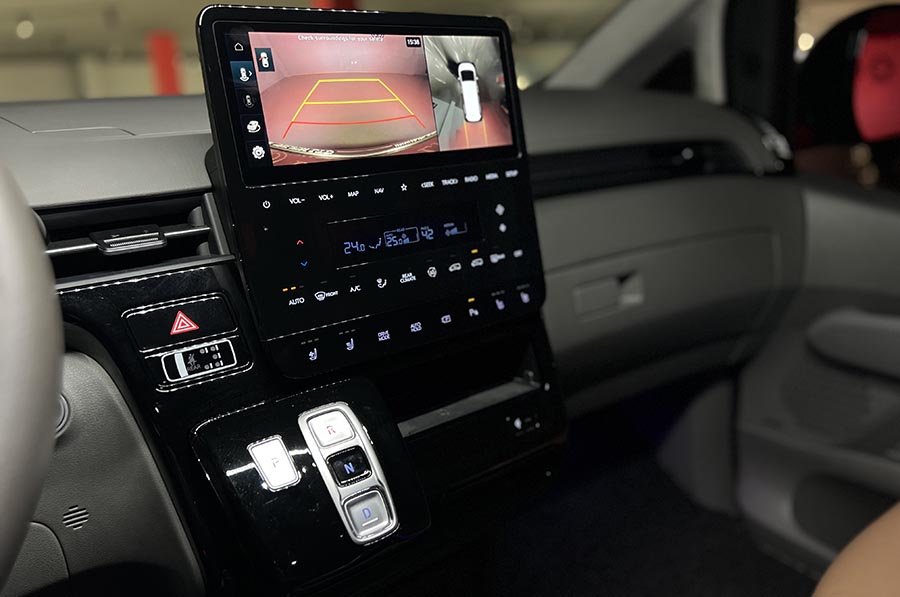 Hyndai STARIA - 2.2 CRDi Trend