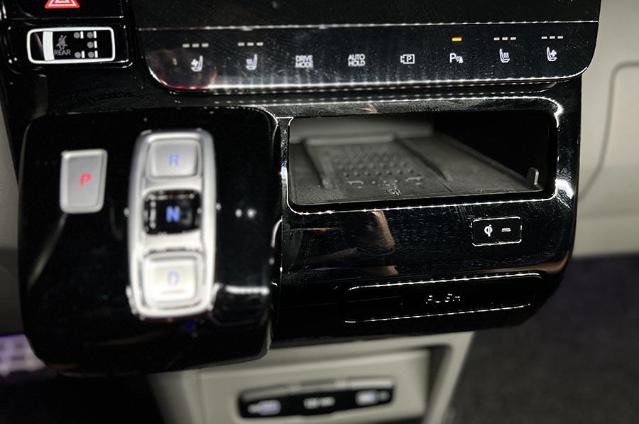 Hyndai STARIA - 2.2 CRDi Trend