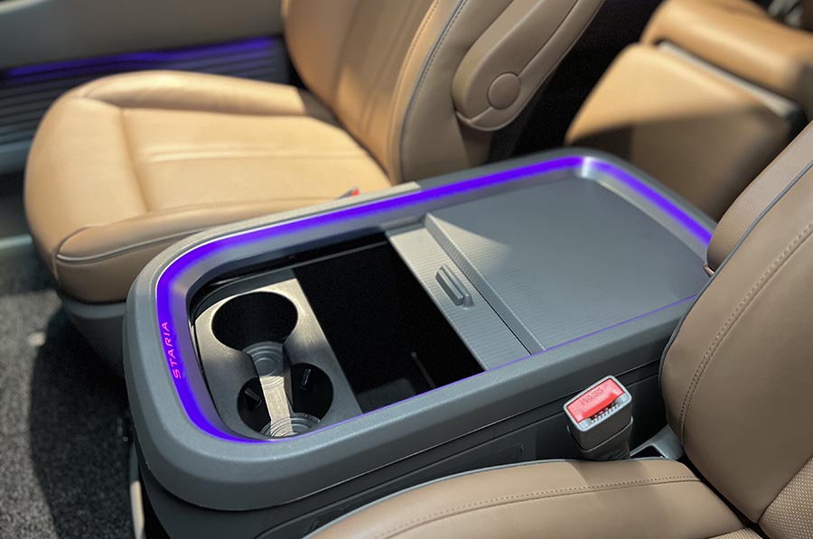 Hyndai STARIA - 2.2 CRDi Trend