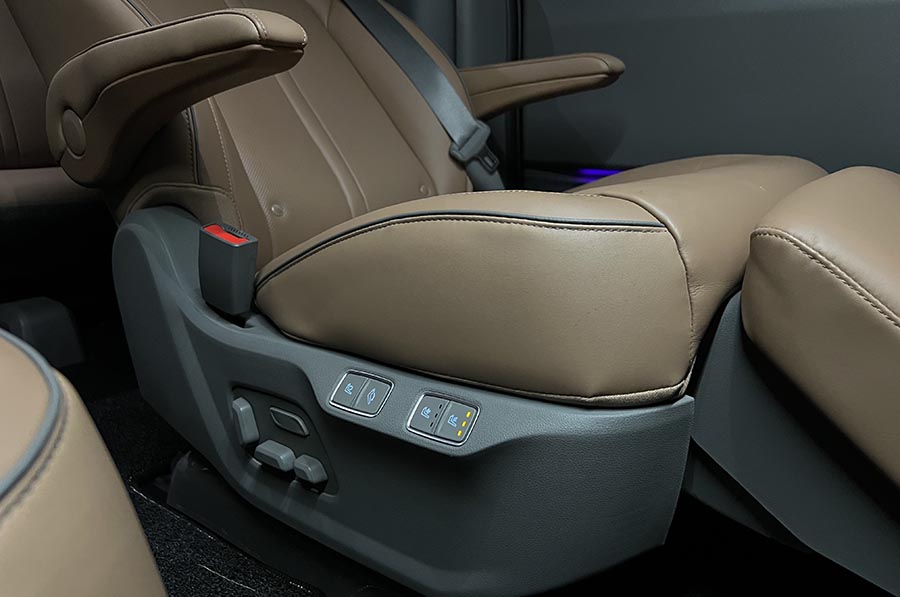 Hyndai STARIA - 2.2 CRDi Trend