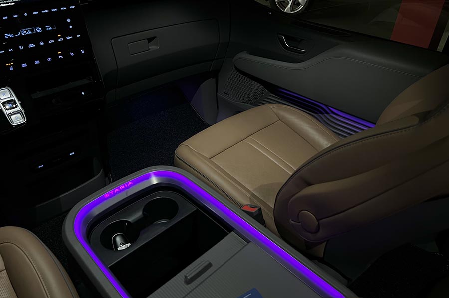 Hyndai STARIA - 2.2 CRDi Trend