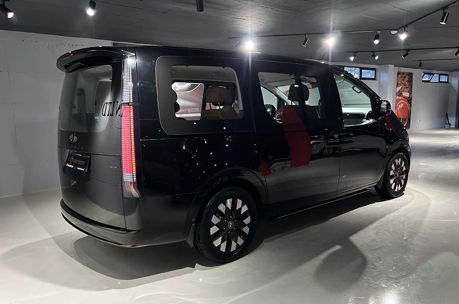 Hyndai STARIA - 2.2 CRDi Trend
