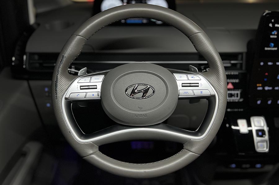 Hyndai STARIA - 2.2 CRDi Trend