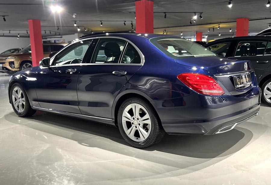 Mercedes-Benz C220 d